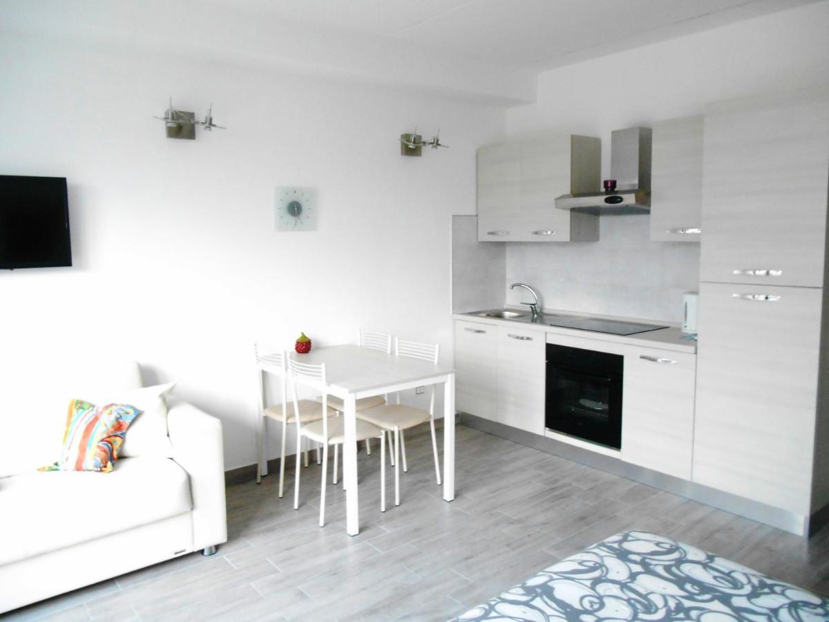 Direttamente Al Lago Apartments Мароне Екстериор снимка