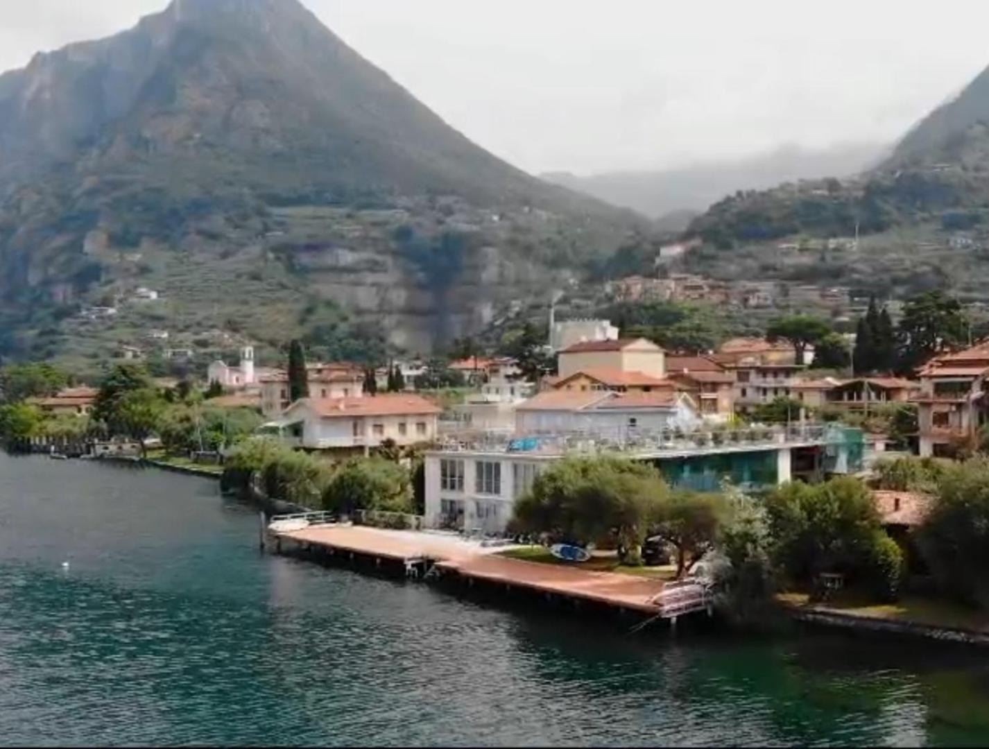 Direttamente Al Lago Apartments Мароне Екстериор снимка